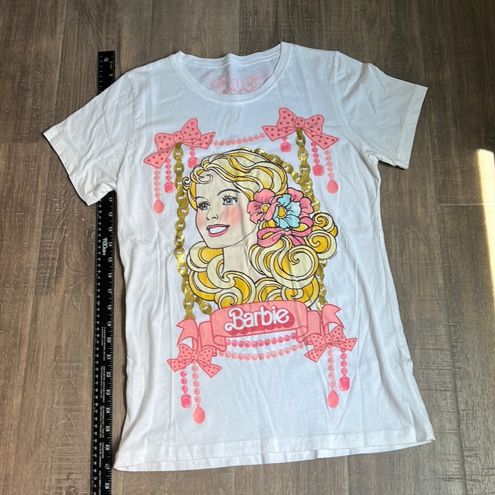 Doe brand Barbie tee/size XL/ white tee